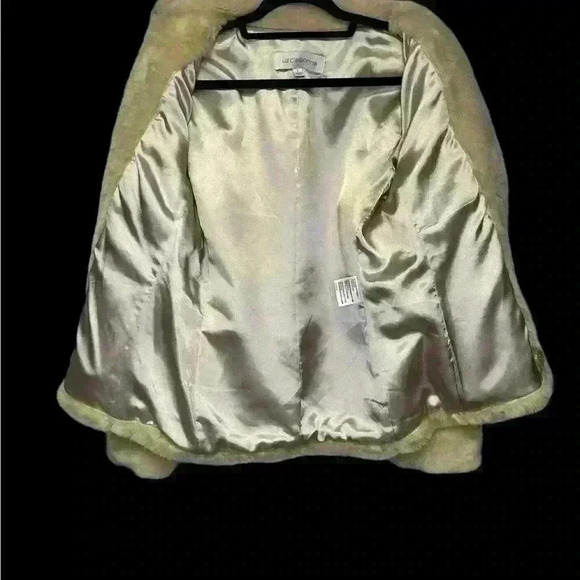 Vintage Liz Claiborne Cream Faux Fur Boho Chic Hippie Coat, size Small - Picture 7 of 9